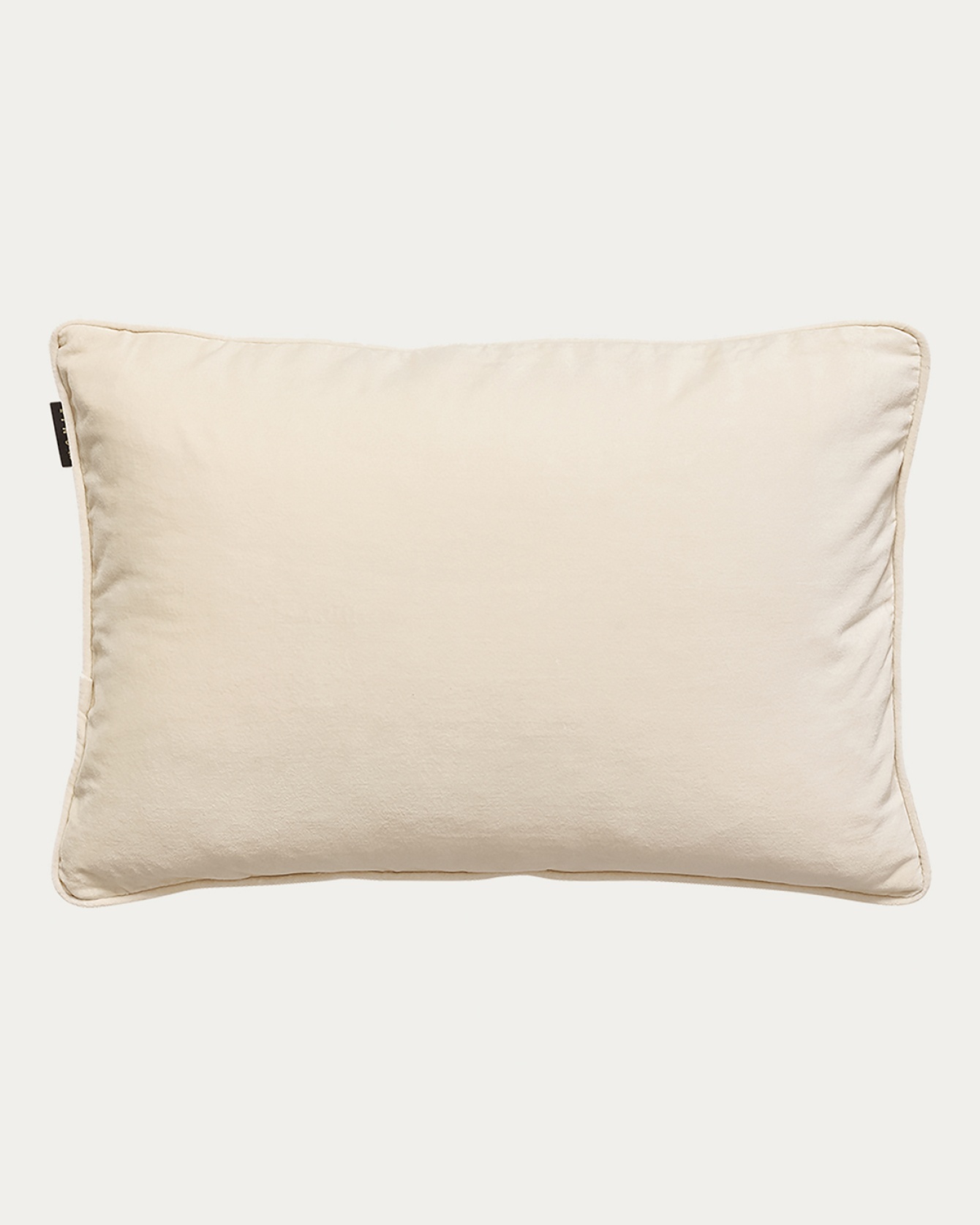 Product image creamy beige PAOLO cushion cover in soft organic cotton velvet from LINUM DESIGN. Size 40x60 cm.