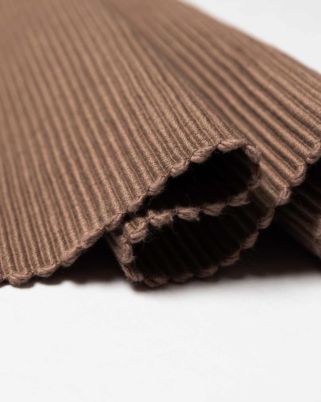Product image dark mole brown UNI runner of soft cotton in ribbed quality from LINUM DESIGN. Size 45x150 cm.