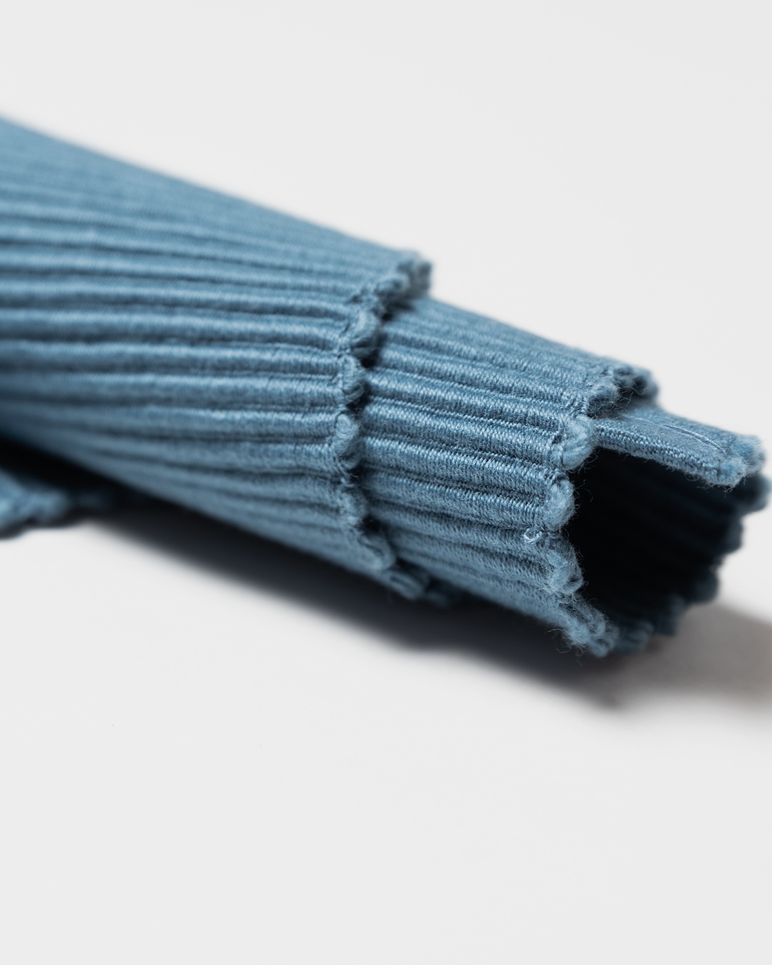 Product image deep sea blue UNI runner of soft cotton in ribbed quality from LINUM DESIGN. Size 45x150 cm.