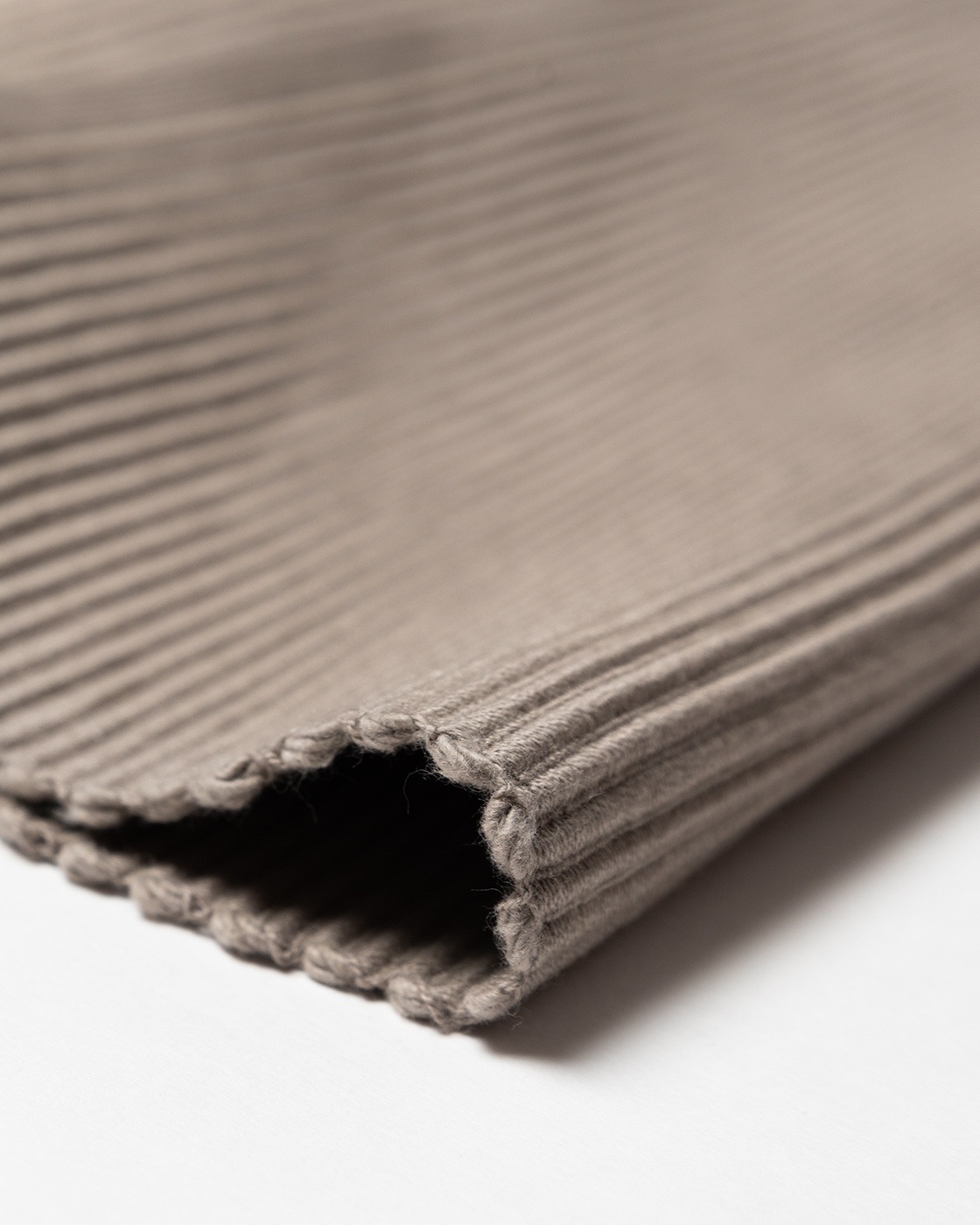 Product image mole brown UNI runner of soft cotton in ribbed quality from LINUM DESIGN. Size 45x150 cm.