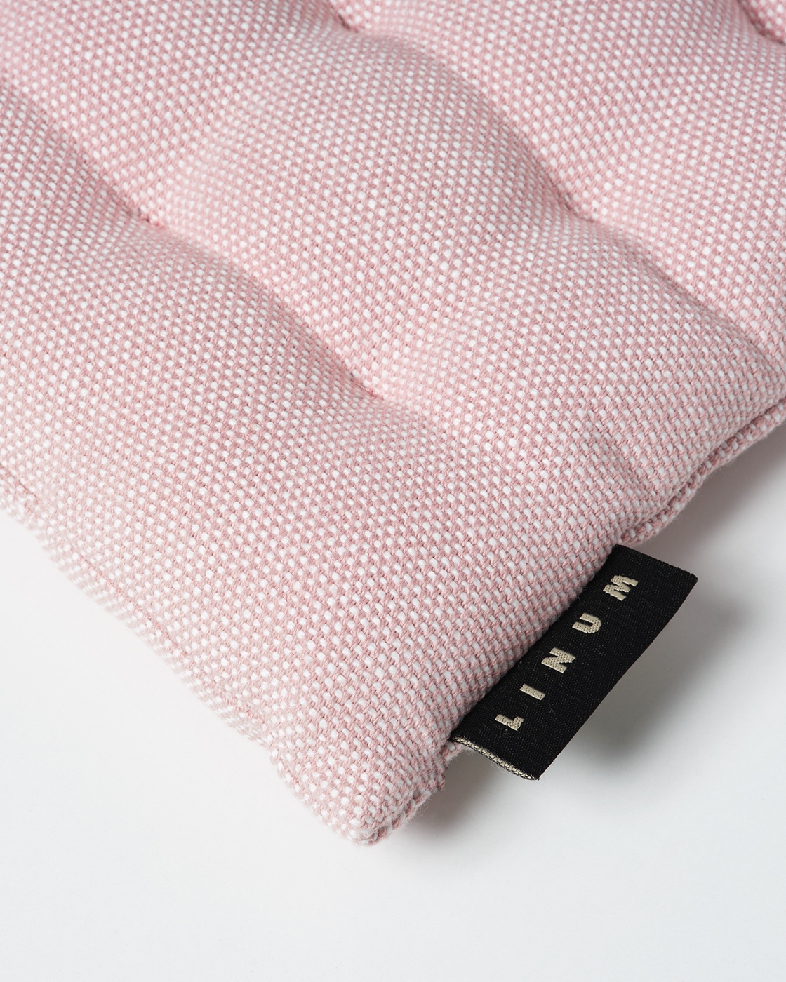 Product image dusty pink PEPPER seat cushion made of soft cotton with recycled polyester filling from LINUM DESIGN. Size 40x40 cm.