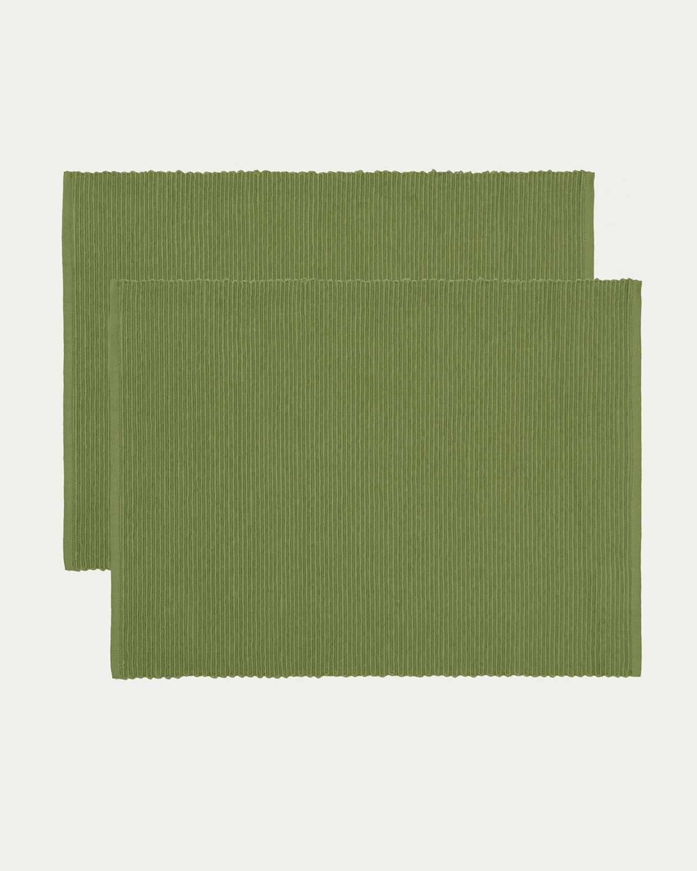 Immagine prodotto verde muschio tovaglietta UNI in morbido cotone a costine di qualità di LINUM DESIGN. Dimensioni 35x46 cm e venduto in 2-pezzi.