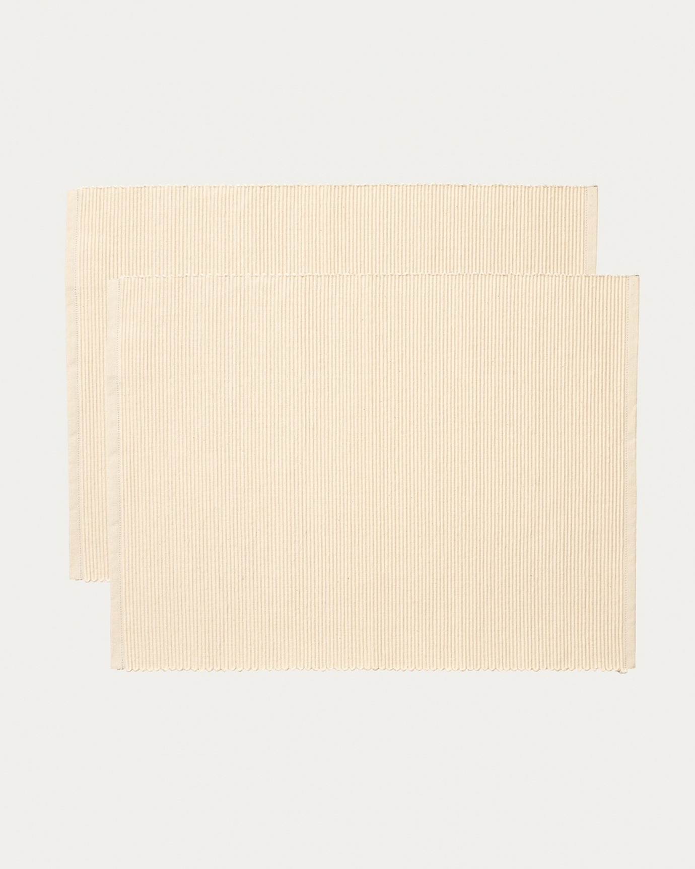 Immagine prodotto beige crema tovaglietta UNI in morbido cotone a costine di qualità di LINUM DESIGN. Dimensioni 35x46 cm e venduto in 2-pezzi.
