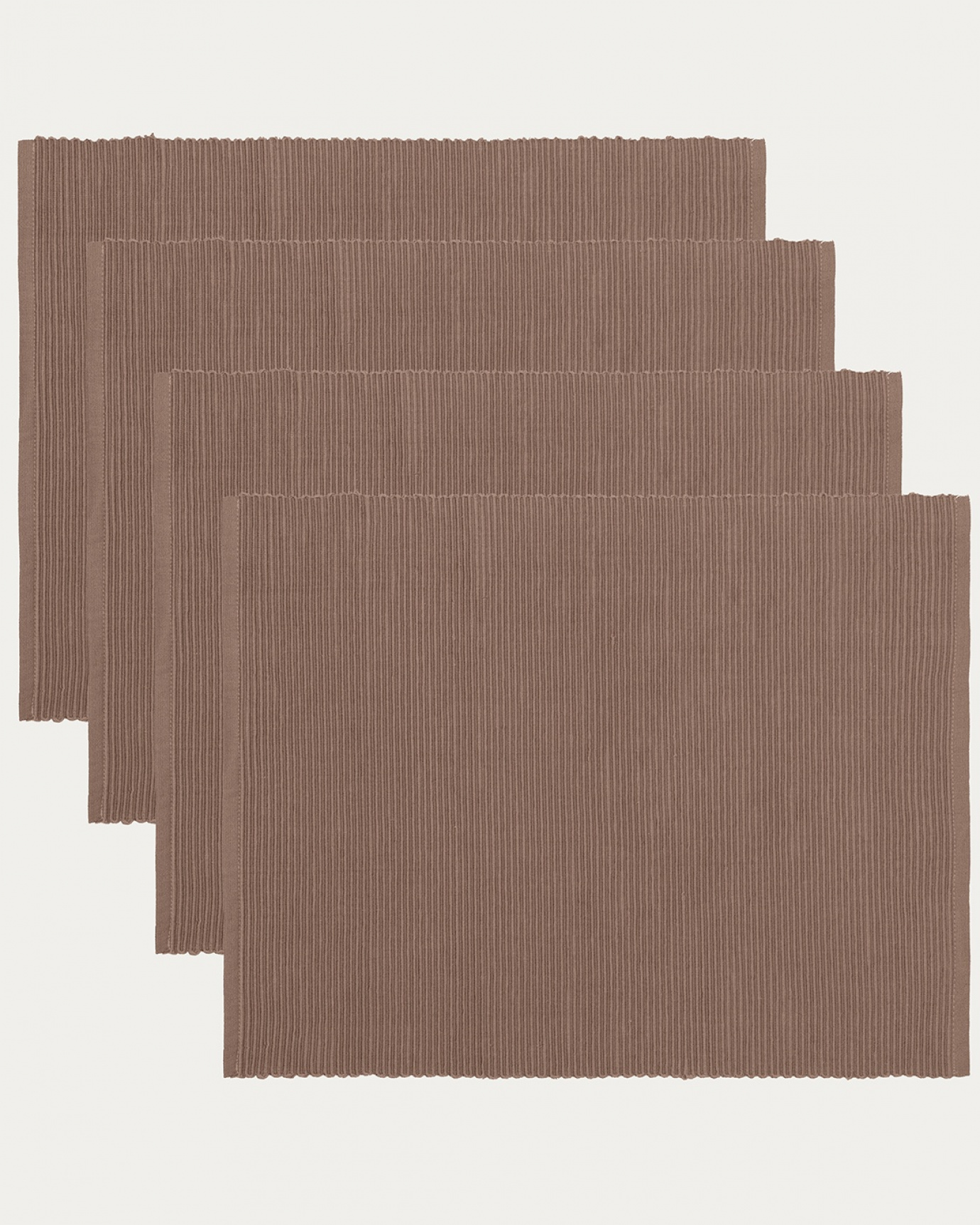 Produktbild dunkles taupe UNI Tischset aus weicher Baumwolle in Rippenqualität von LINUM DESIGN. Größe 35x46 cm und in 4er-Pack verkauft.