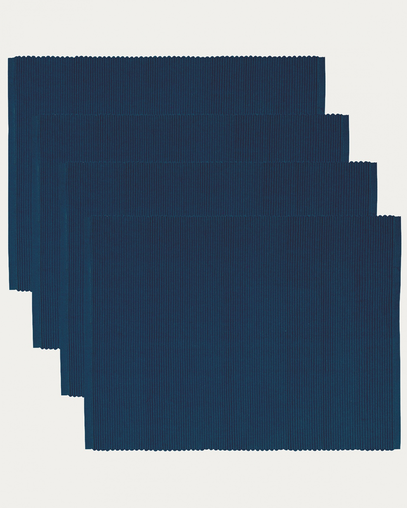 Produktbild indigoblau UNI Tischset aus weicher Baumwolle in Rippenqualität von LINUM DESIGN. Größe 35x46 cm und in 4er-Pack verkauft.