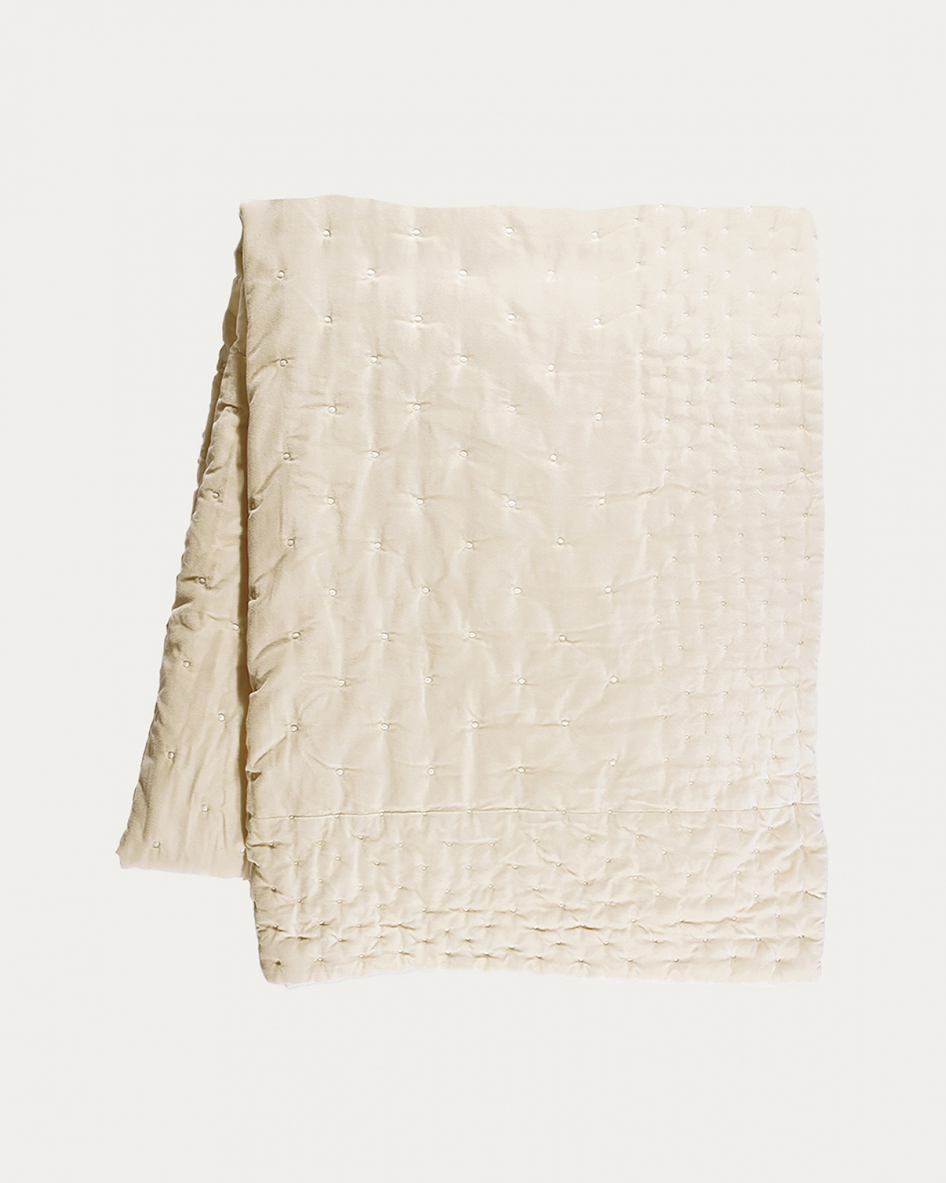 Produktbild cremebeige Tagesdecke PAOLO aus weichem Baumwollsamt für Doppelbett von LINUM DESIGN. Größe 270x260 cm.