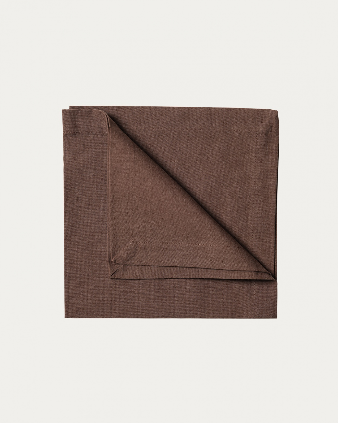 Produktbild björnbrun ROBERT servett av mjuk bomull från LINUM DESIGN. Storlek 45x45 cm och säljs i 4 pack.