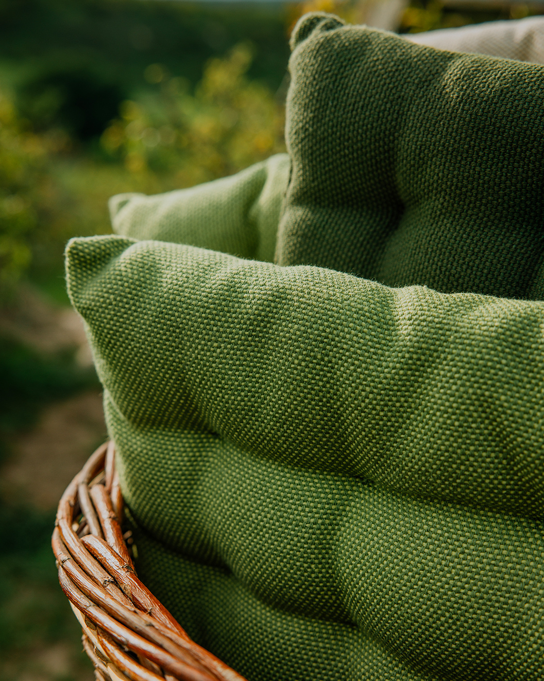 PEPPER seat cushion in dark olive green made of cotton