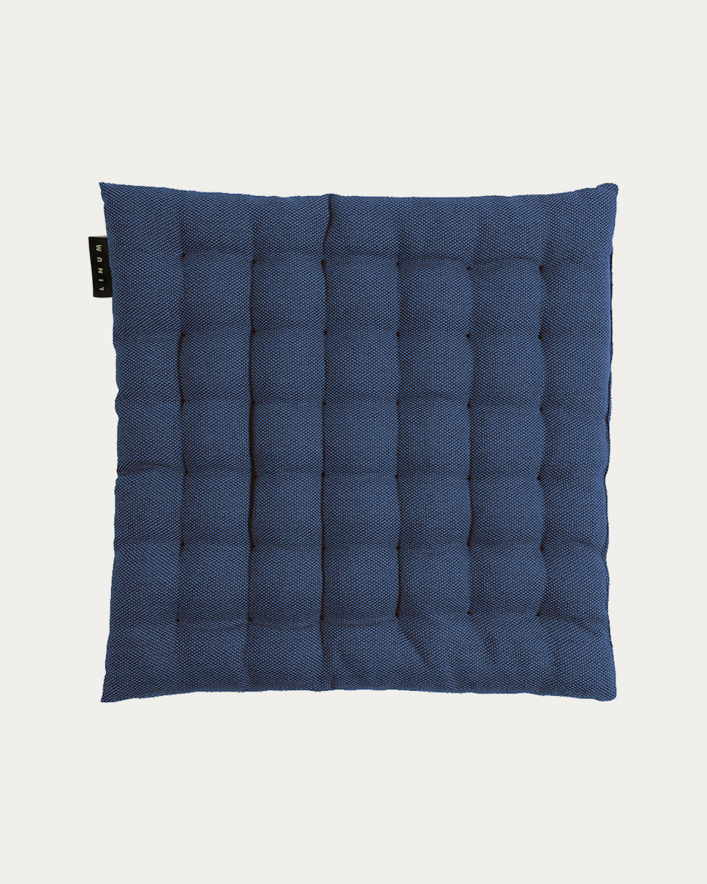 Produktbild indigoblå PEPPER sittdyna av mjuk bomull med återvunnen polyesterfyllning från LINUM DESIGN. Storlek 40x40 cm.