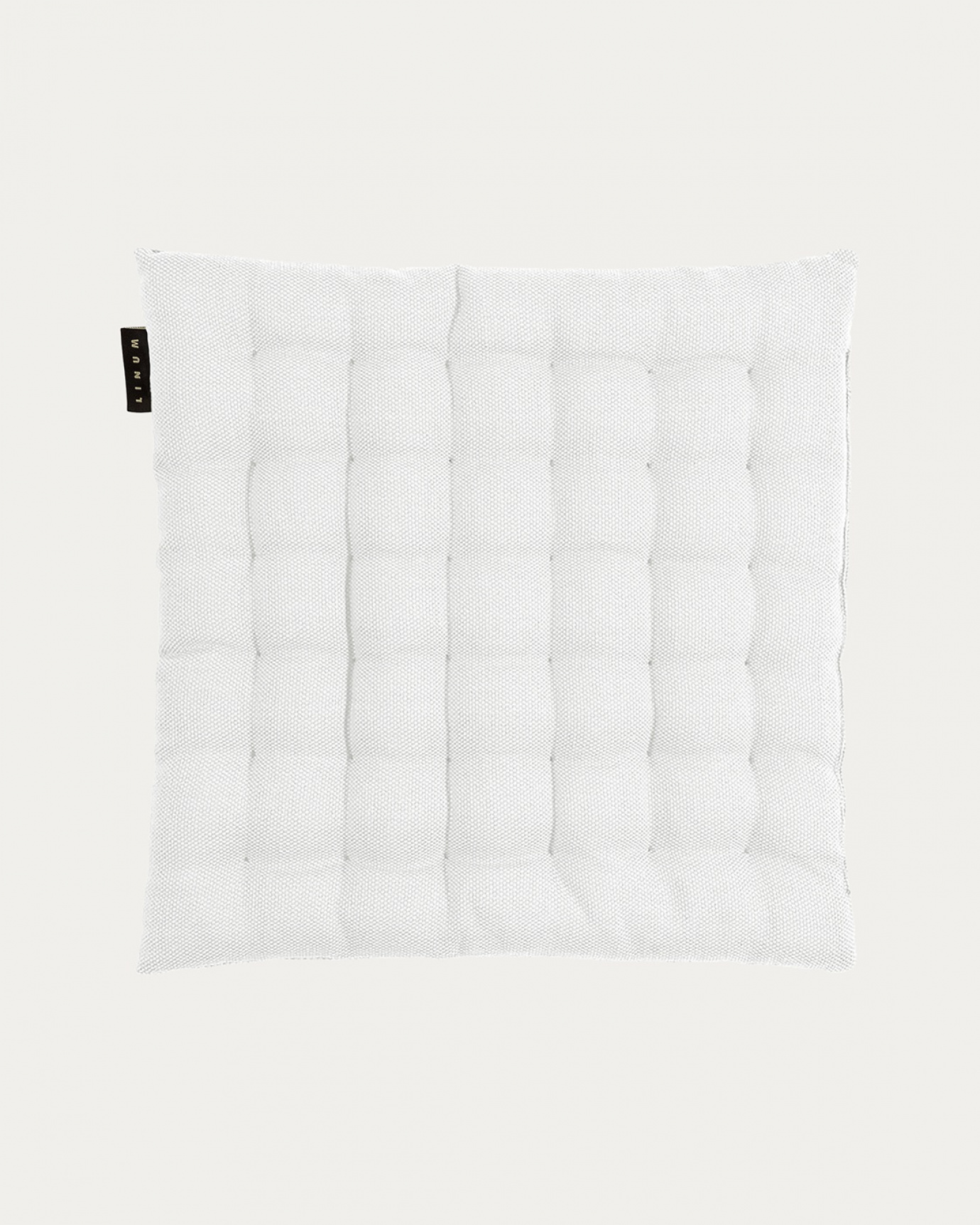 Produktbild weiß PEPPER Sitzkissen aus weicher Baumwolle mit Füllung aus recyceltem Polyester von LINUM DESIGN. Größe 40x40 cm.