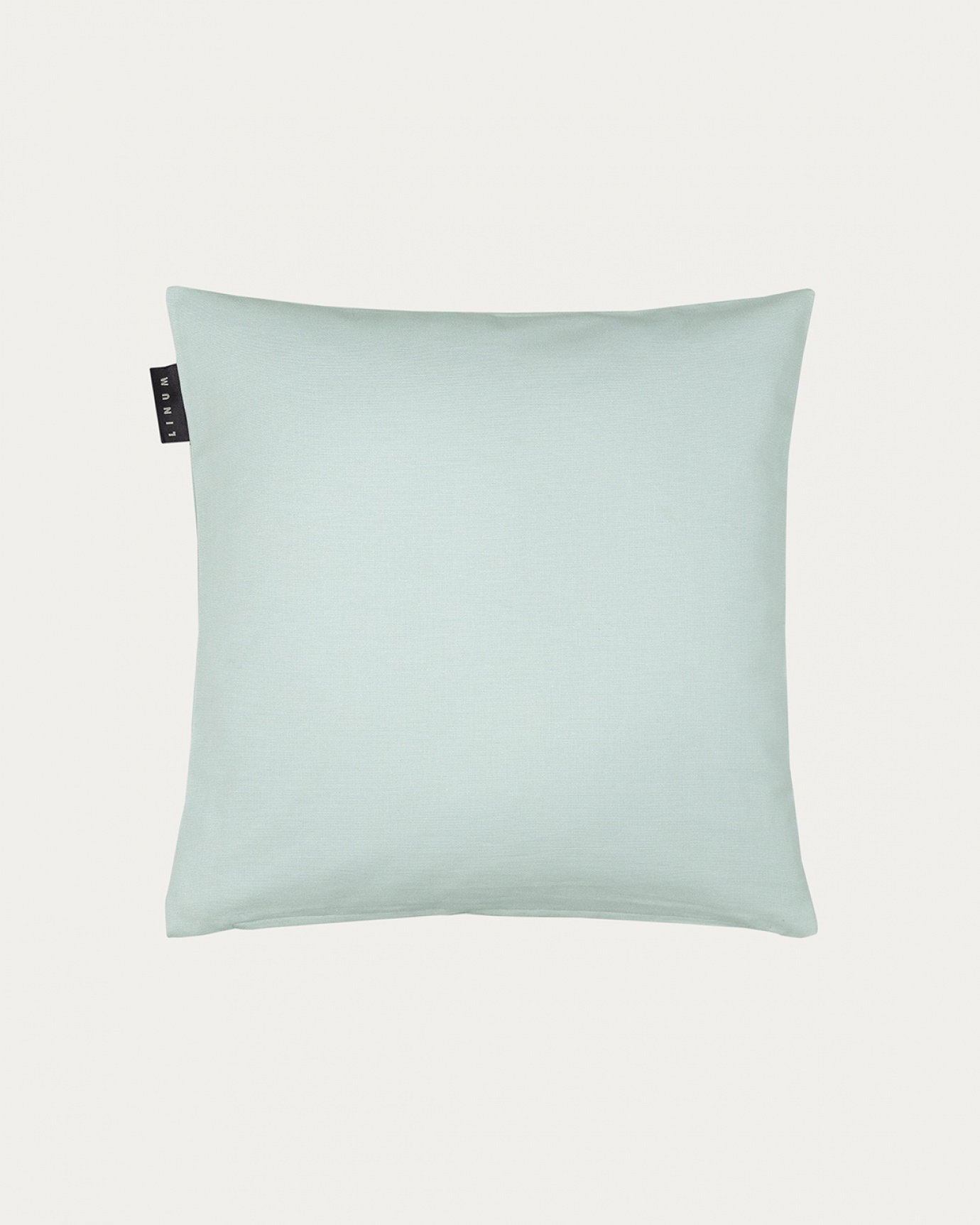 Image du produit housse de coussin ANNABELL vert clair glacé en coton doux de LINUM DESIGN. Taille 40 x 40 cm.