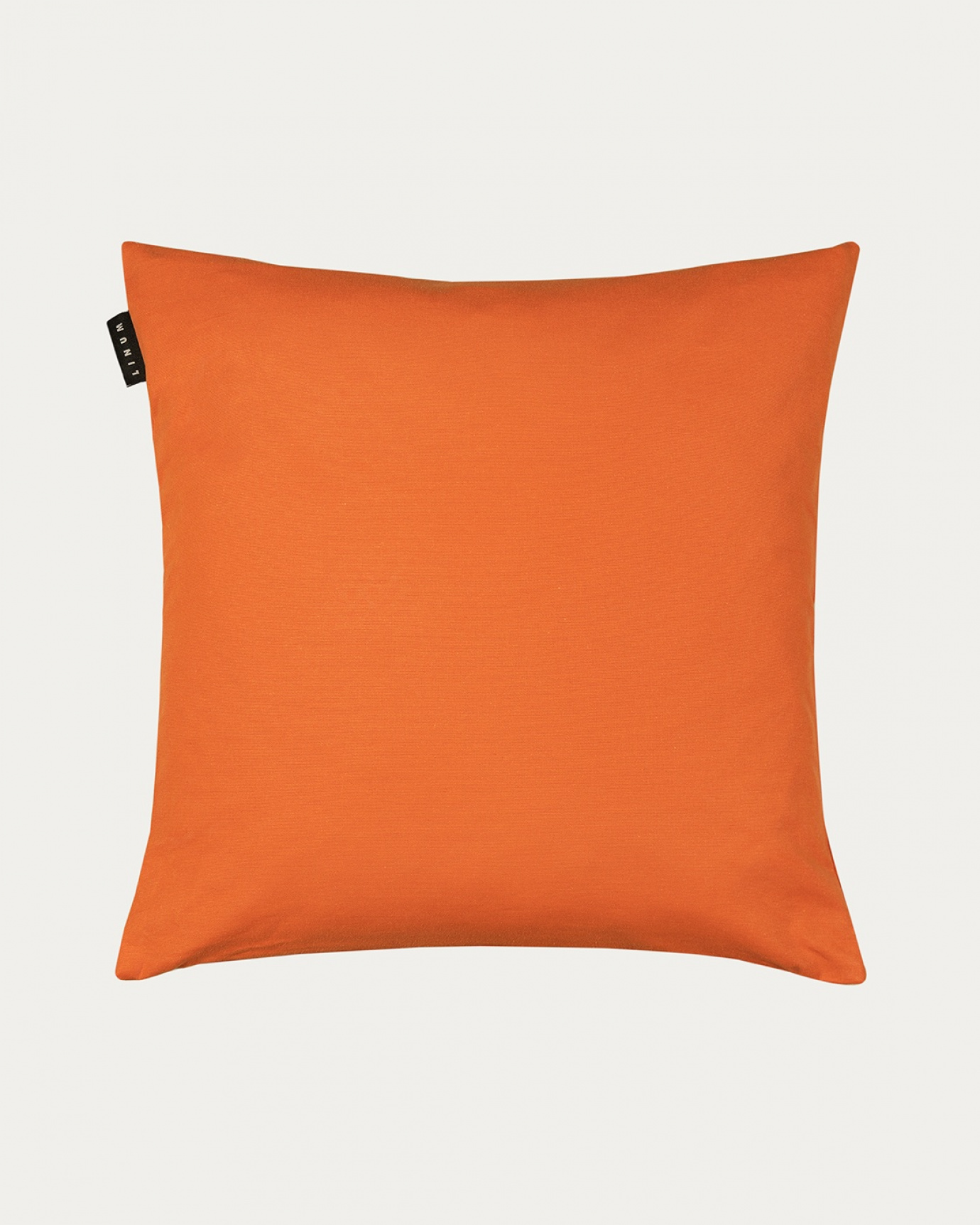 Produktbild orange ANNABELL kuddfodral av mjuk bomull från LINUM DESIGN. Storlek 50x50 cm.