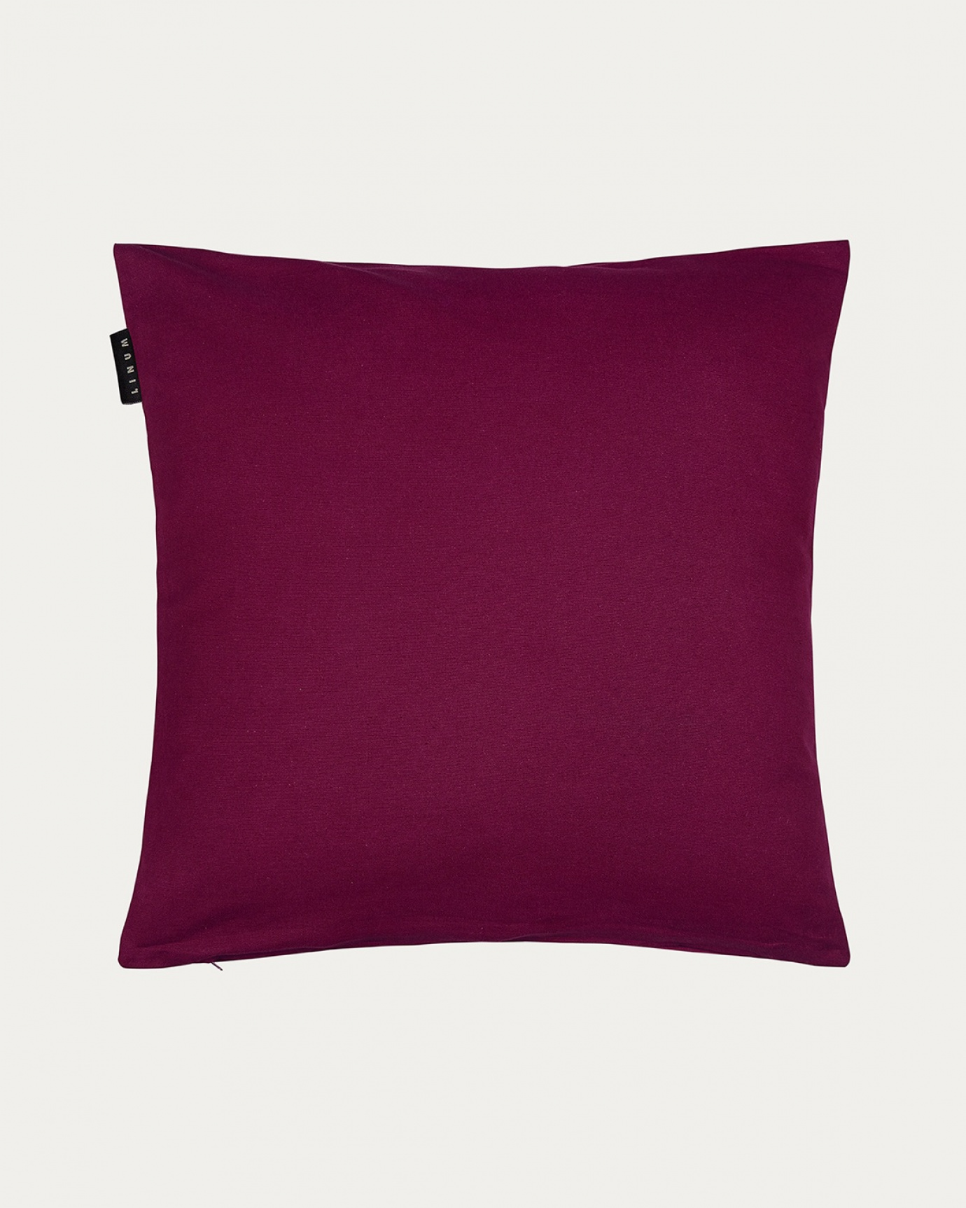 Product image burgundy red ANNABELL cushion cover made of soft cotton from LINUM DESIGN. Size 50x50 cm.