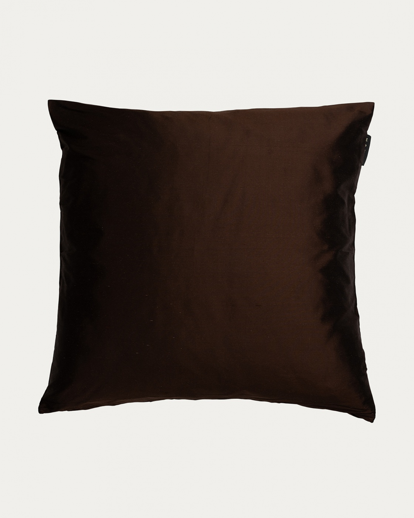 Product image warm dark brown DUPION cushion cover made of 100% dupion silk from LINUM DESIGN. Size 50x50 cm.