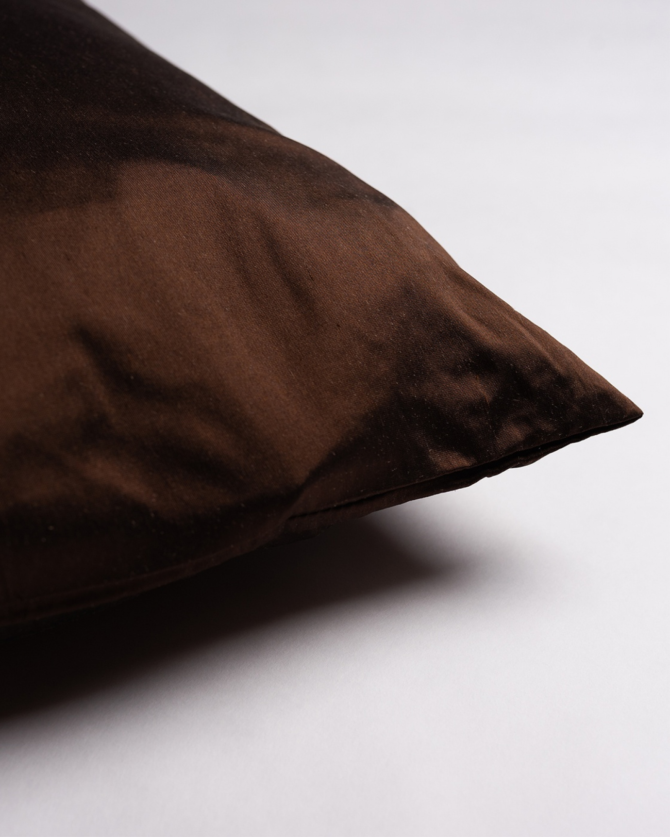 DUPION Cushion cover 50x50 cm Warm dark brown, bild 2 