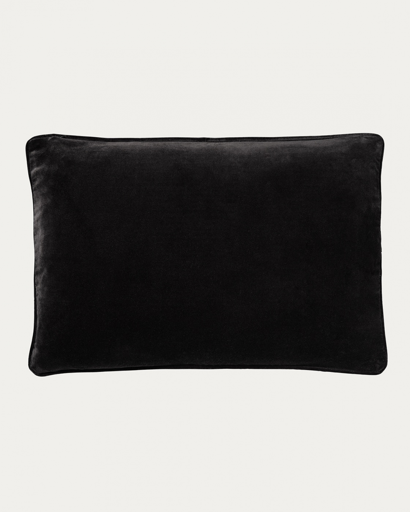 Product image black PAOLO cushion cover in soft organic cotton velvet from LINUM DESIGN. Size 40x60 cm.