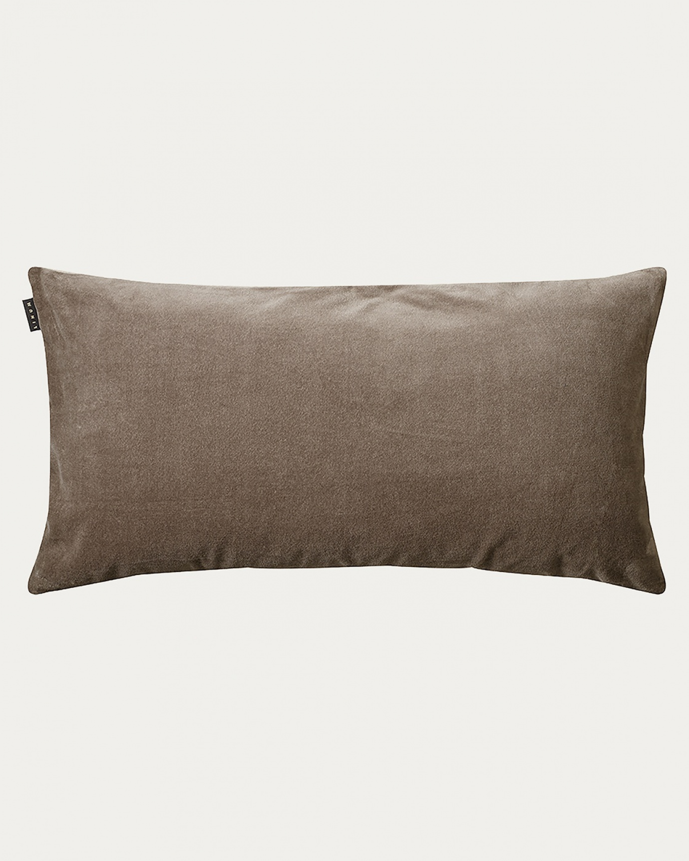 Immagine prodotto marrone talpa PAOLO copricuscini in morbido velluto di cotone biologico di LINUM DESIGN. Dimensioni 50x90 cm.