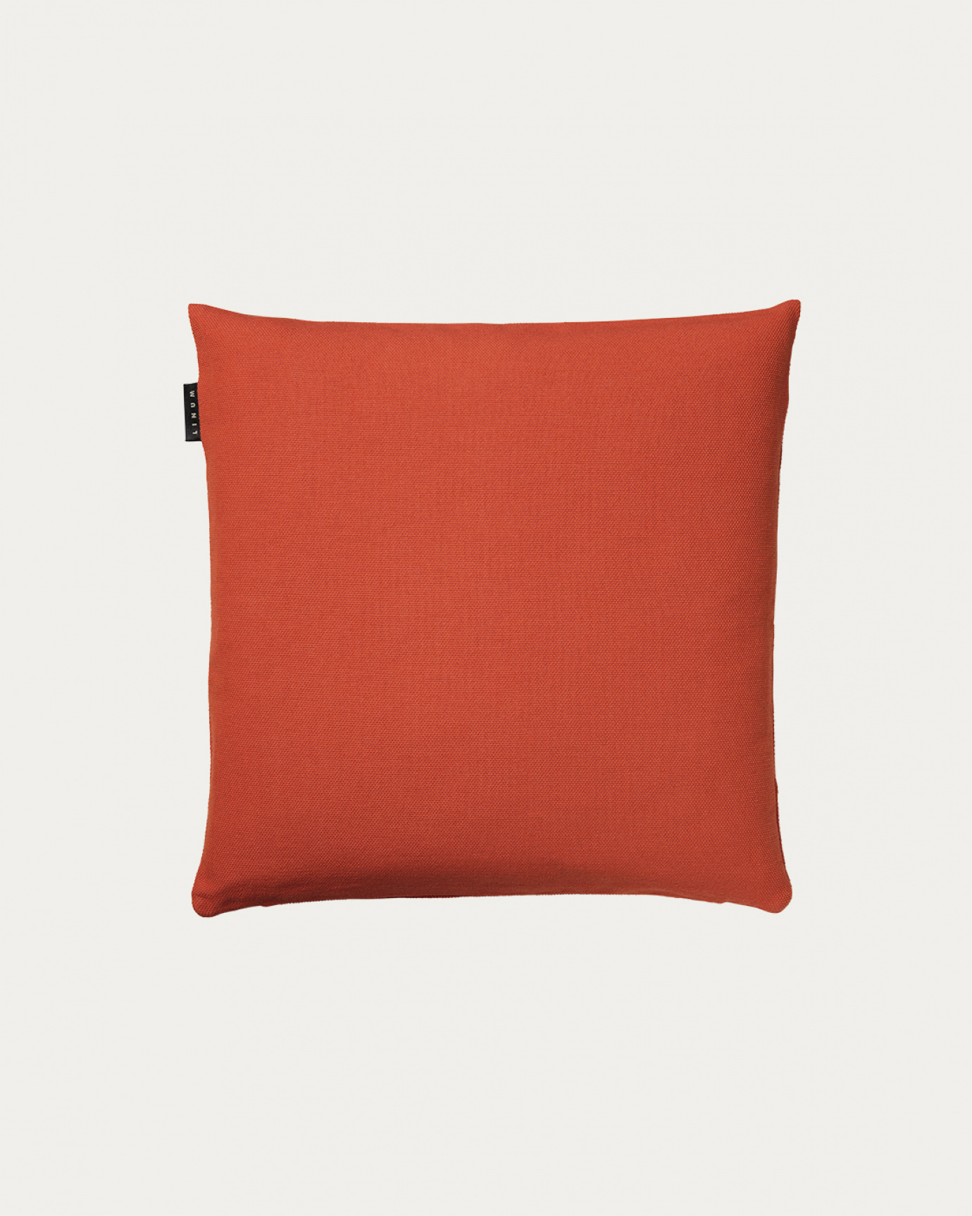 Image du produit housse de coussin PEPPER orange rouillé en coton doux de LINUM DESIGN. Facile à laver et durable pendant des générations. Taille 40 x 40 cm.