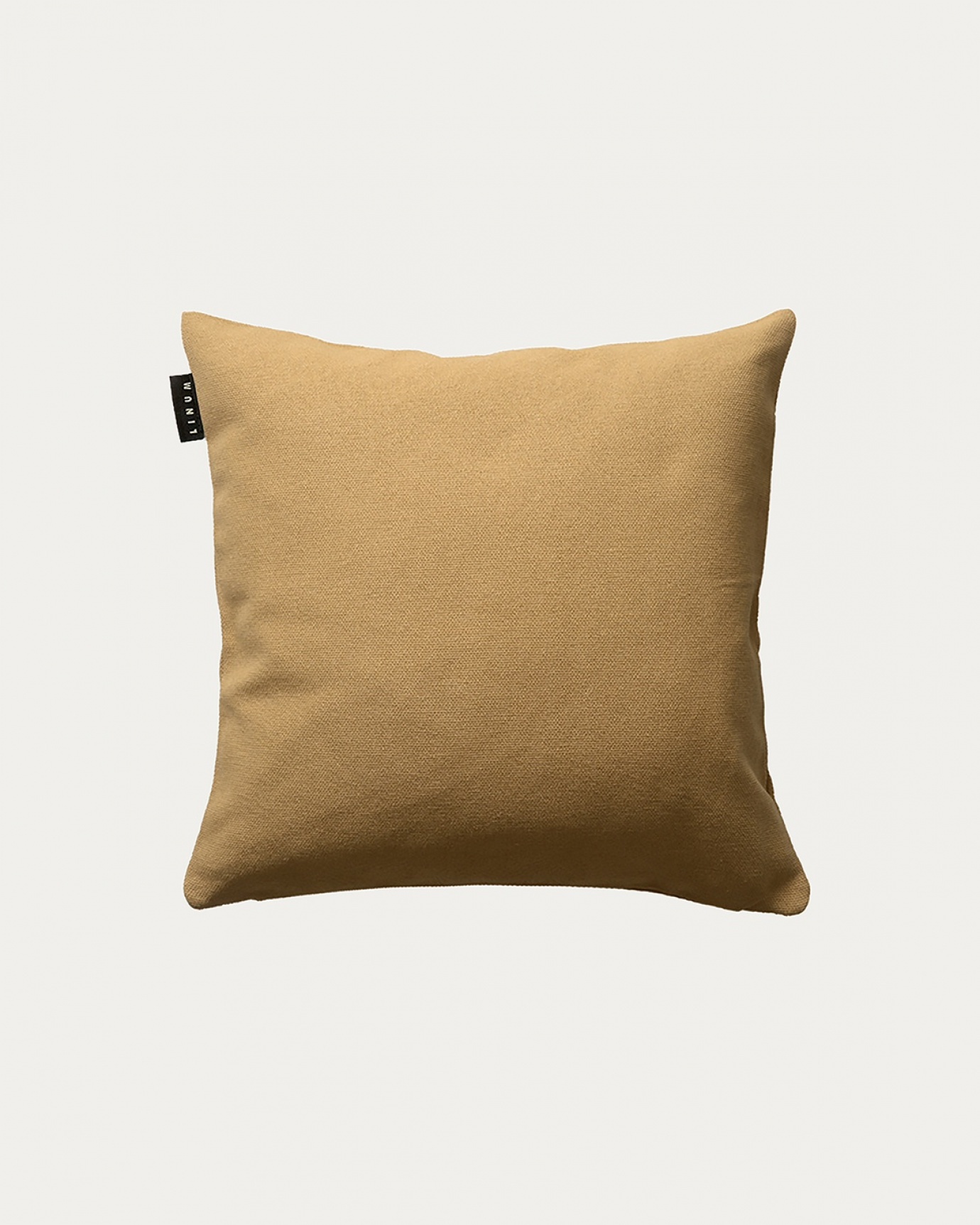 Product image straw yellow PEPPER cushion cover made of soft cotton from LINUM DESIGN. Easy to wash and durable for generations. Size 40x40 cm.