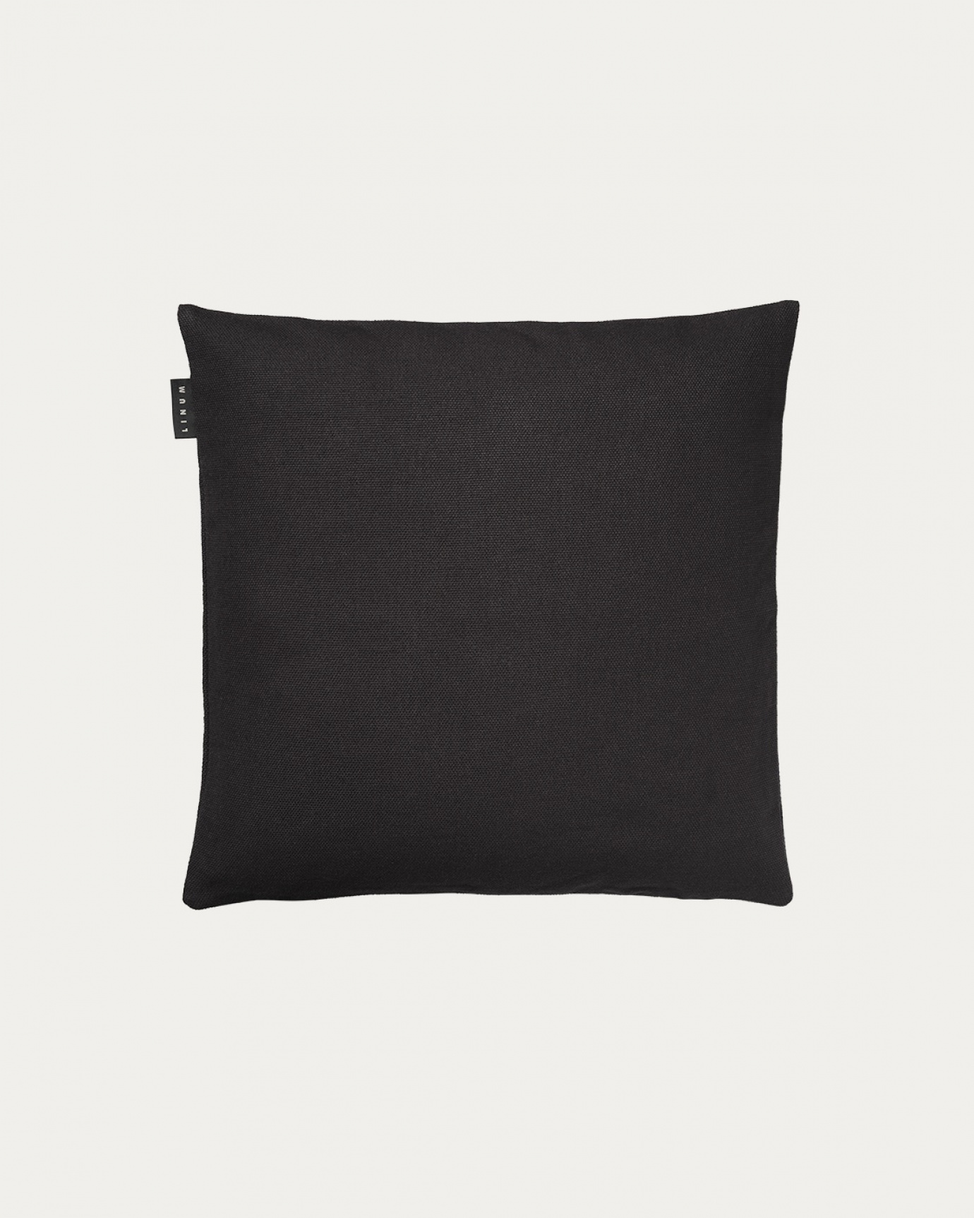 Produktbild schwarze melange PEPPER Kissenhülle aus weicher Baumwolle von LINUM DESIGN. Einfach zu waschen und langlebig für Generationen. Größe 40x40 cm.