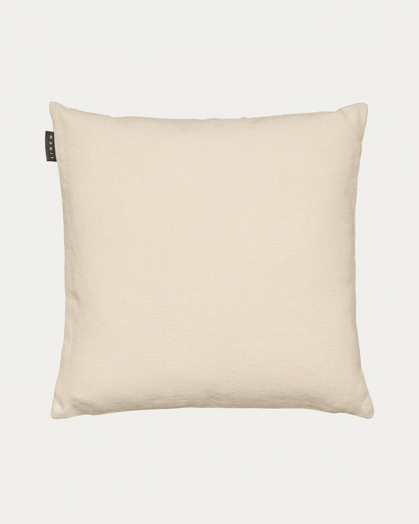 Product image creamy beige PEPPER cushion cover made of soft cotton from LINUM DESIGN. Easy to wash and durable for generations. Size 50x50 cm.
