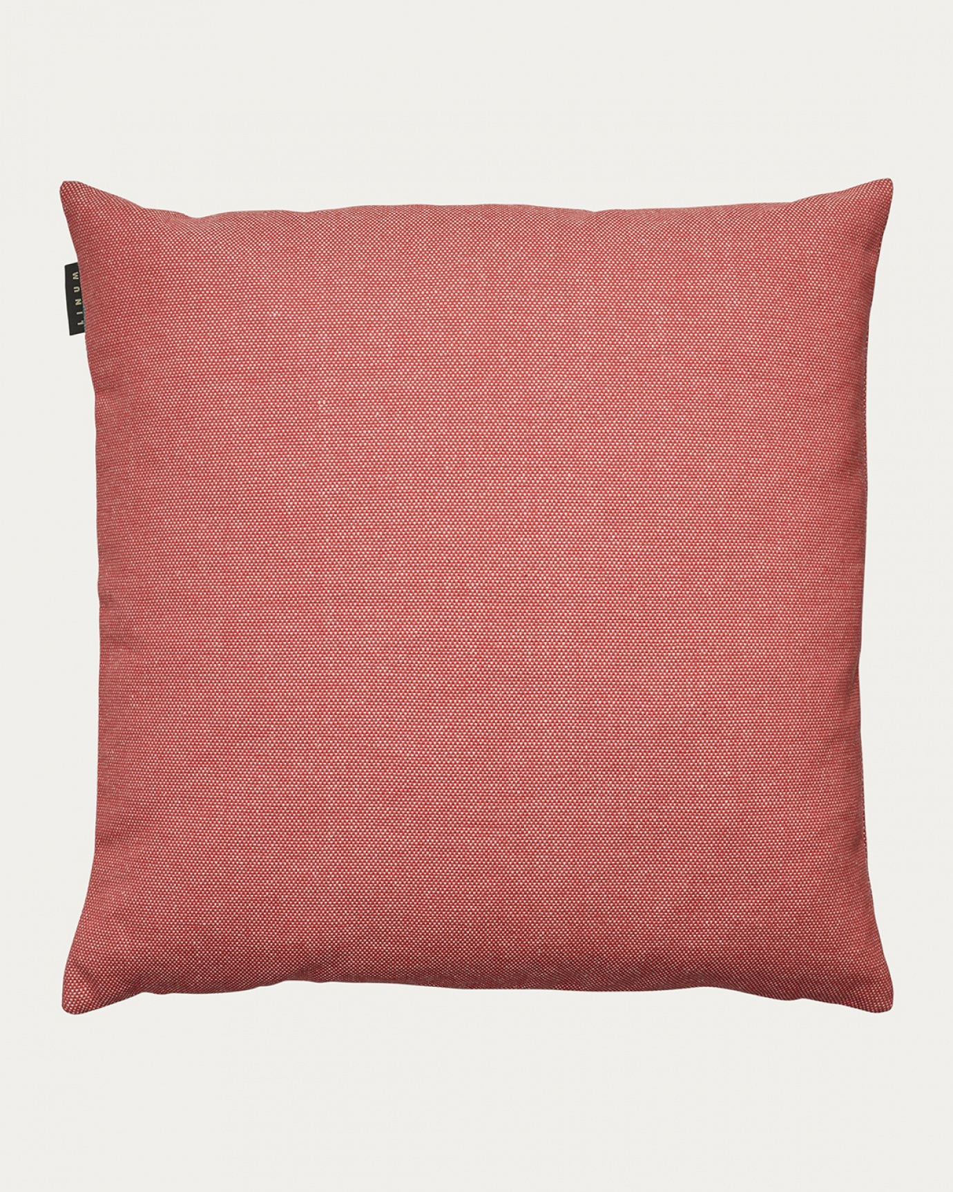 Image du produit housse de coussin PEPPER coral rouge en coton doux de LINUM DESIGN. Facile à laver et durable pendant des générations. Taille 60 x 60 cm.