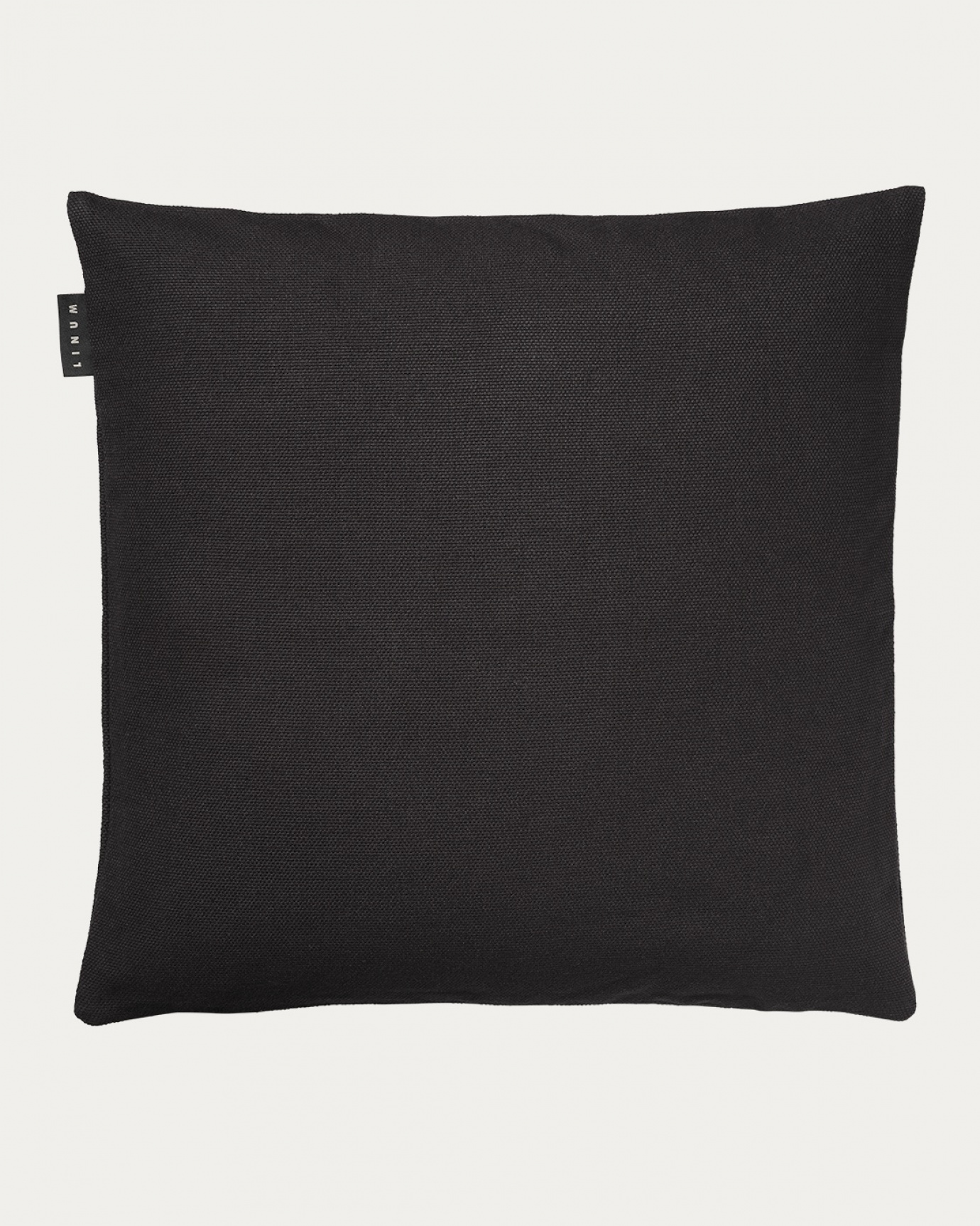 Produktbild schwarze melange PEPPER Kissenhülle aus weicher Baumwolle von LINUM DESIGN. Einfach zu waschen und langlebig für Generationen. Größe 60x60 cm.