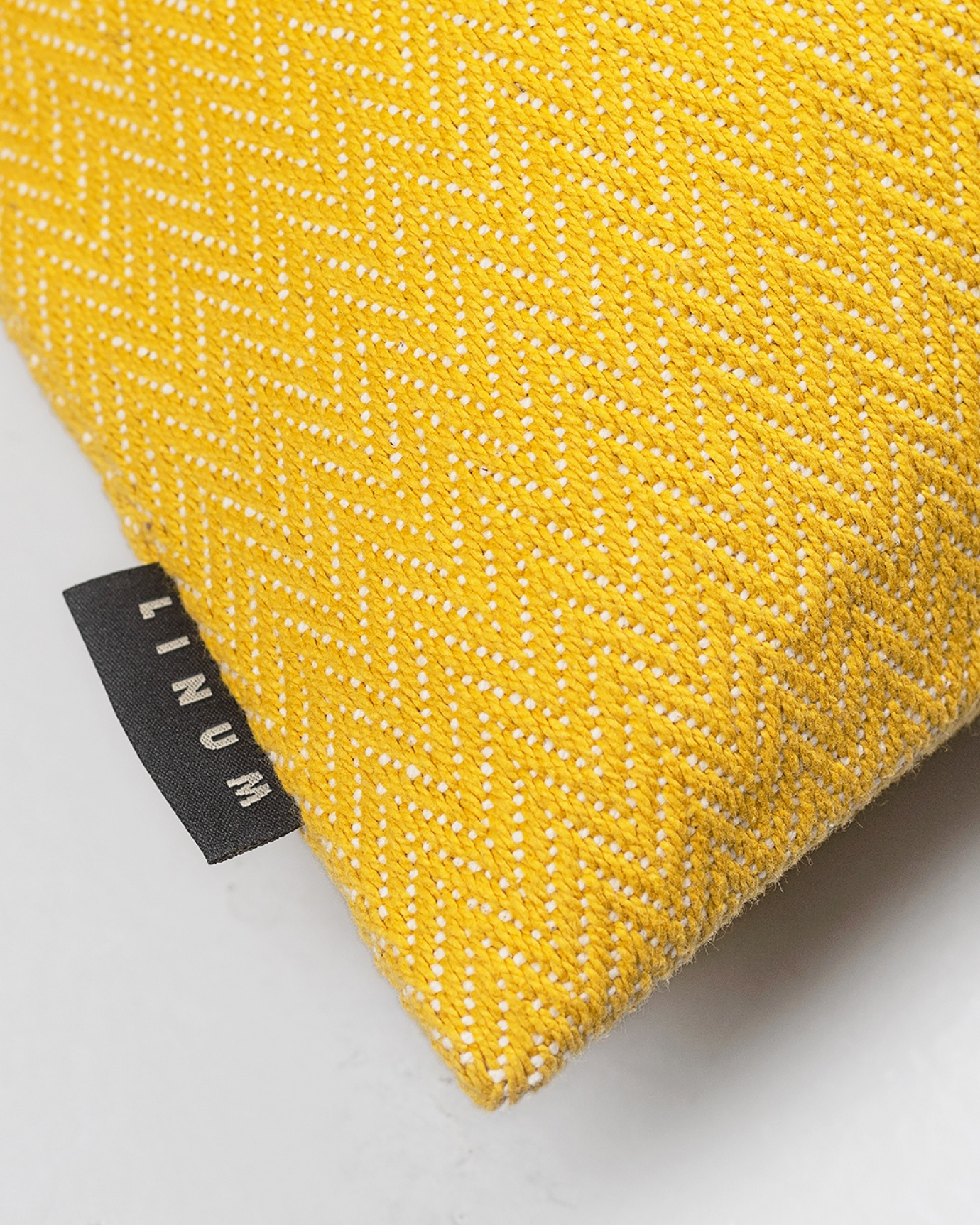 SHEPARD Cushion cover 50x50 cm Mustard yellow, bild 2 
