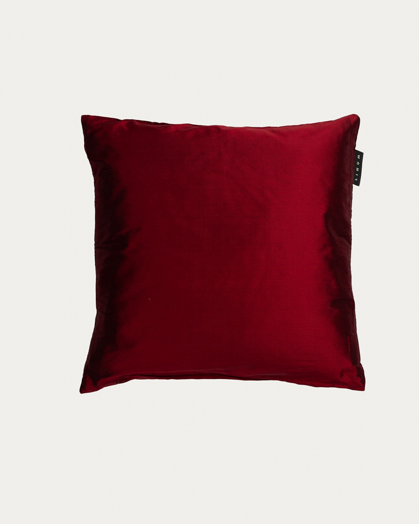 Product image pale wine red SILK cushion cover made of 100% dupion silk that gives a nice lustre from LINUM DESIGN. Size 40x40 cm.