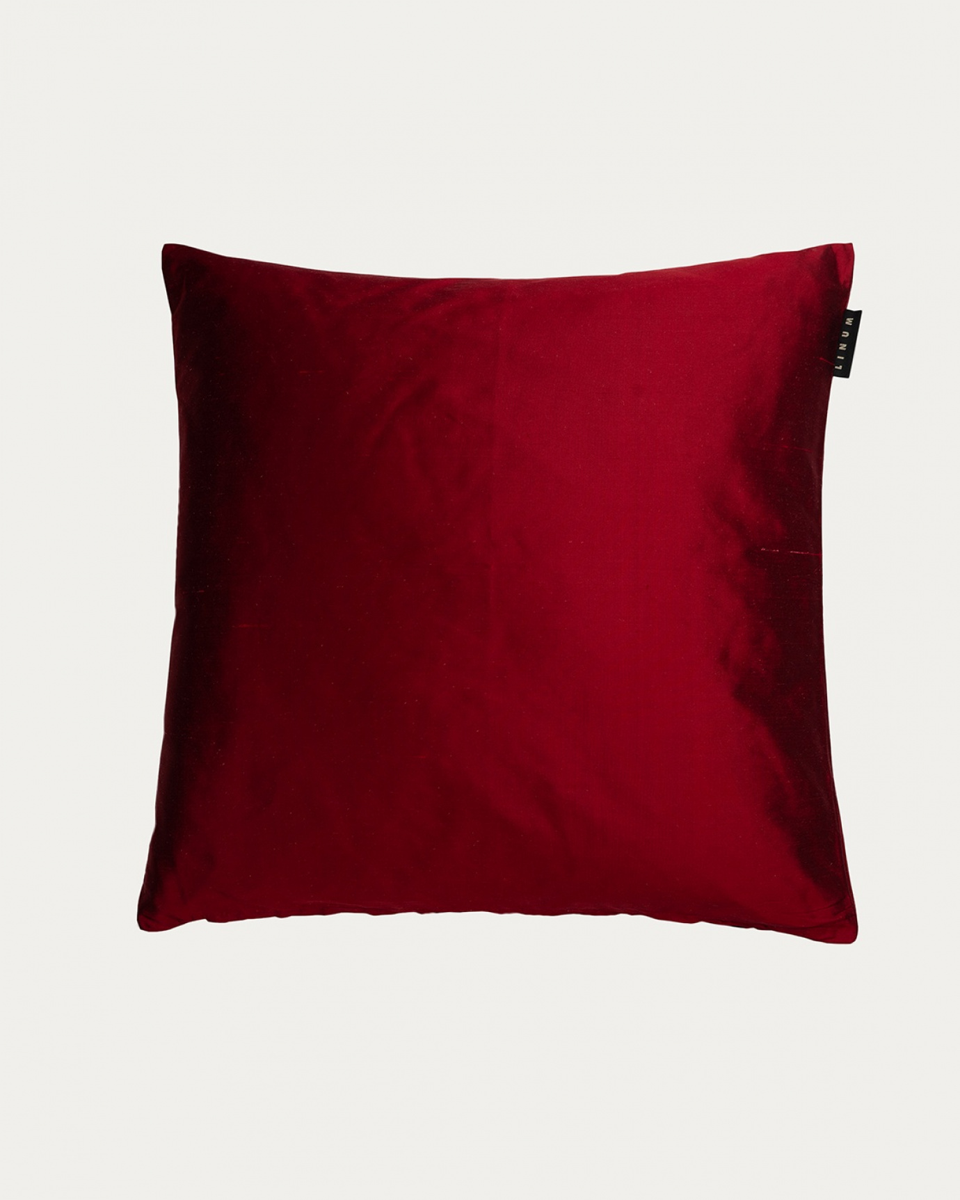 Product image pale wine red SILK cushion cover made of 100% dupion silk that gives a nice lustre from LINUM DESIGN. Size 50x50 cm.